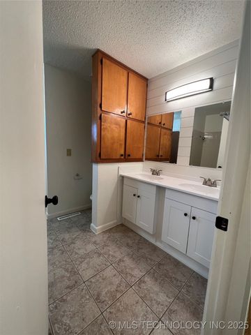 605 McArthur, Mcalester, OK 74501