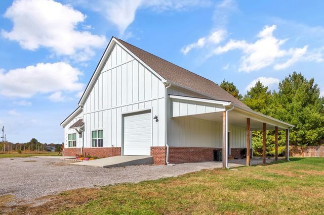 1180 Snell Rd, Lewisburg, TN 37091