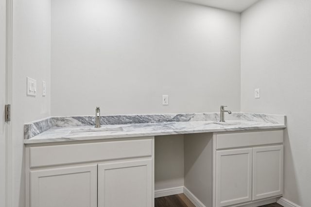 4801 W Wedgefield Road, Granbury, TX 76049