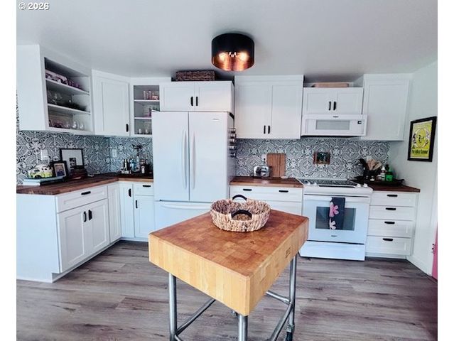 1317 7TH St, Florence, OR 97439