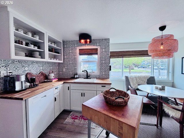 1317 7TH St, Florence, OR 97439