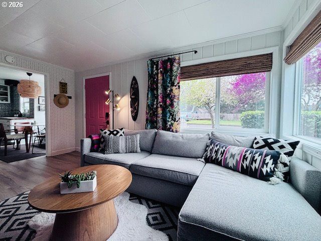 1317 7TH St, Florence, OR 97439