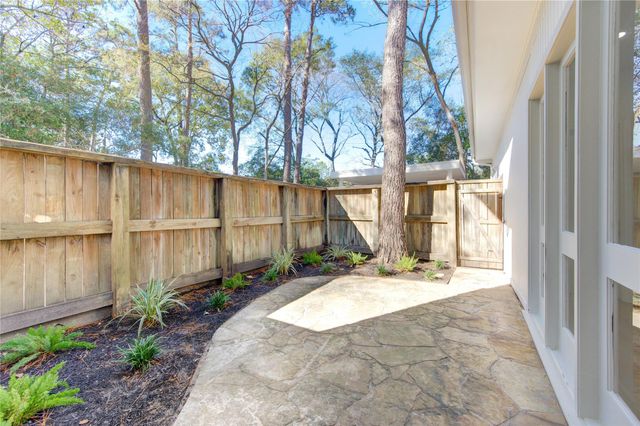 50 Saddlebrook Lane, Houston, TX 77024