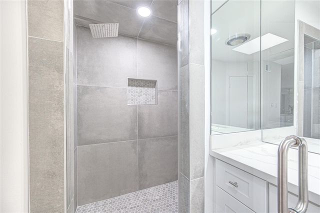 50 Saddlebrook Lane, Houston, TX 77024