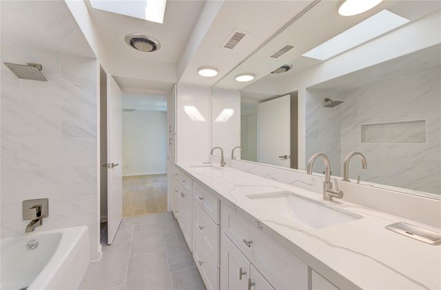 50 Saddlebrook Lane, Houston, TX 77024