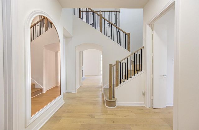 50 Saddlebrook Lane, Houston, TX 77024