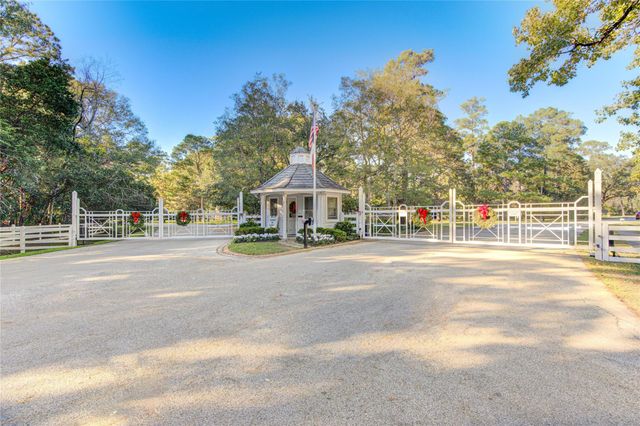 50 Saddlebrook Lane, Houston, TX 77024
