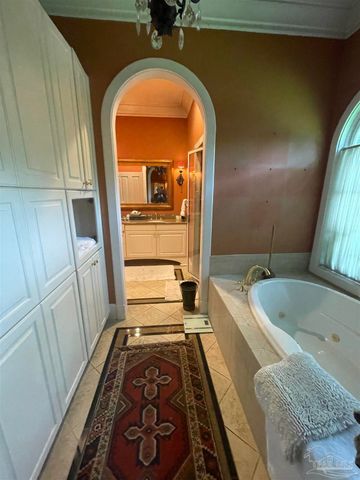 1904 E Larua St, Pensacola, FL 32501