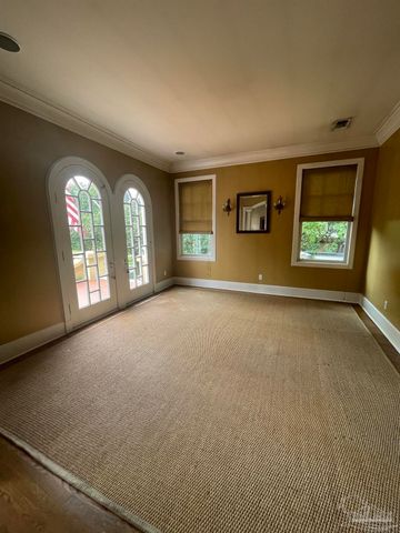 1904 E Larua St, Pensacola, FL 32501