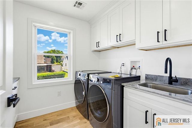 48 Kendall Drive, Sayreville, NJ 08859