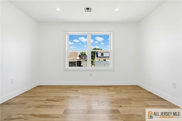 48 Kendall Drive, Sayreville, NJ 08859