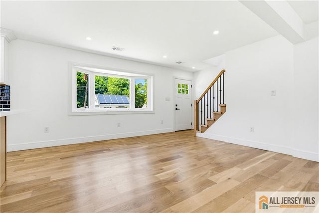 48 Kendall Drive, Sayreville, NJ 08859