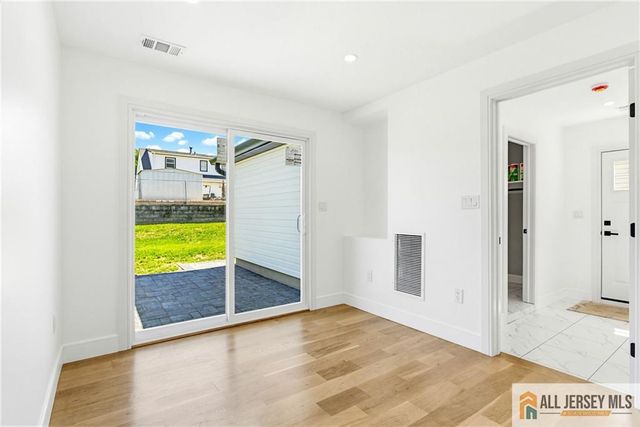 48 Kendall Drive, Sayreville, NJ 08859
