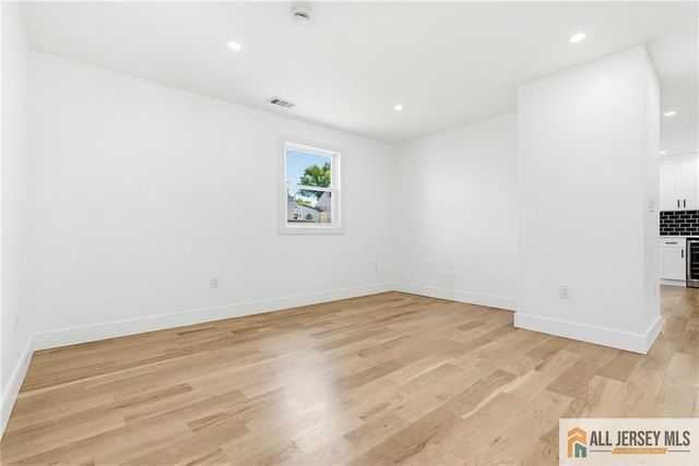 48 Kendall Drive, Sayreville, NJ 08859