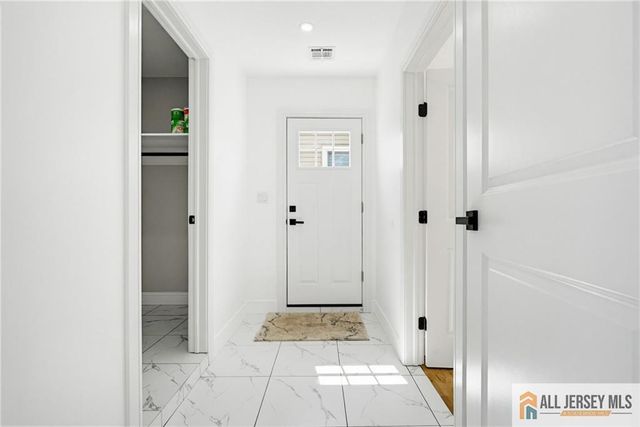 48 Kendall Drive, Sayreville, NJ 08859