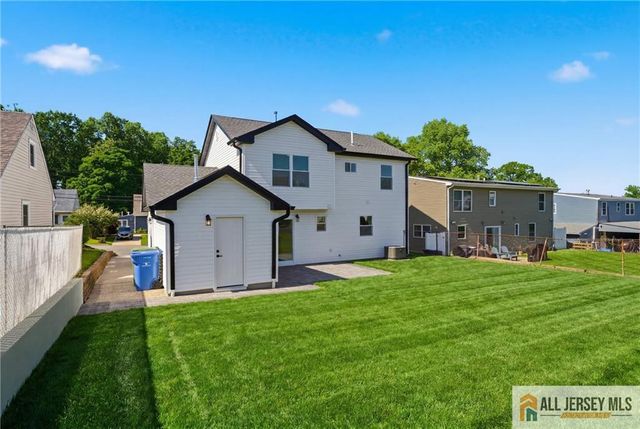 48 Kendall Drive, Sayreville, NJ 08859