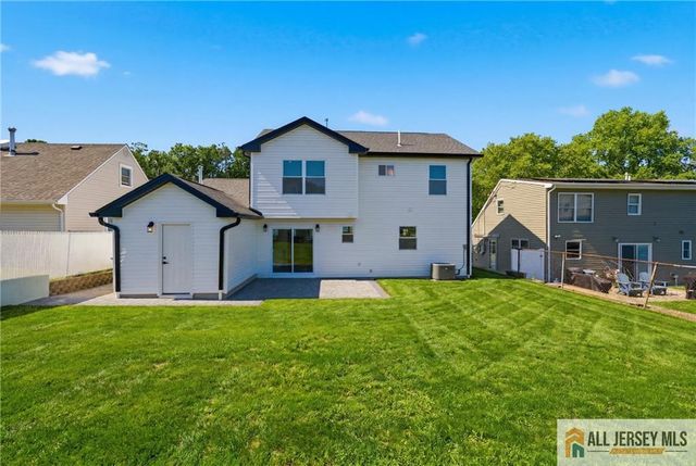 48 Kendall Drive, Sayreville, NJ 08859