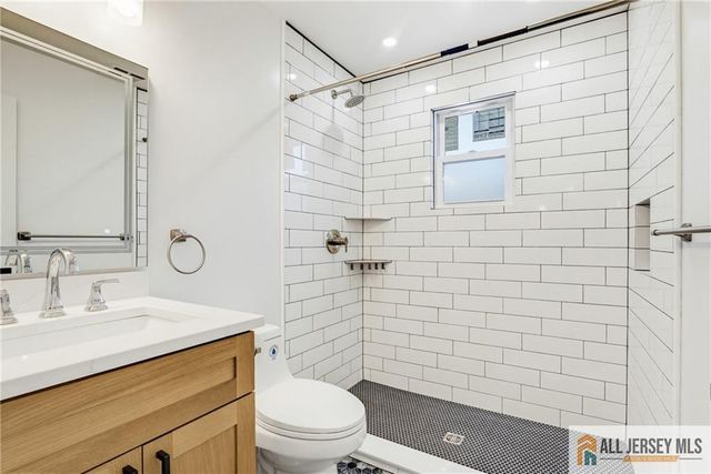 48 Kendall Drive, Sayreville, NJ 08859