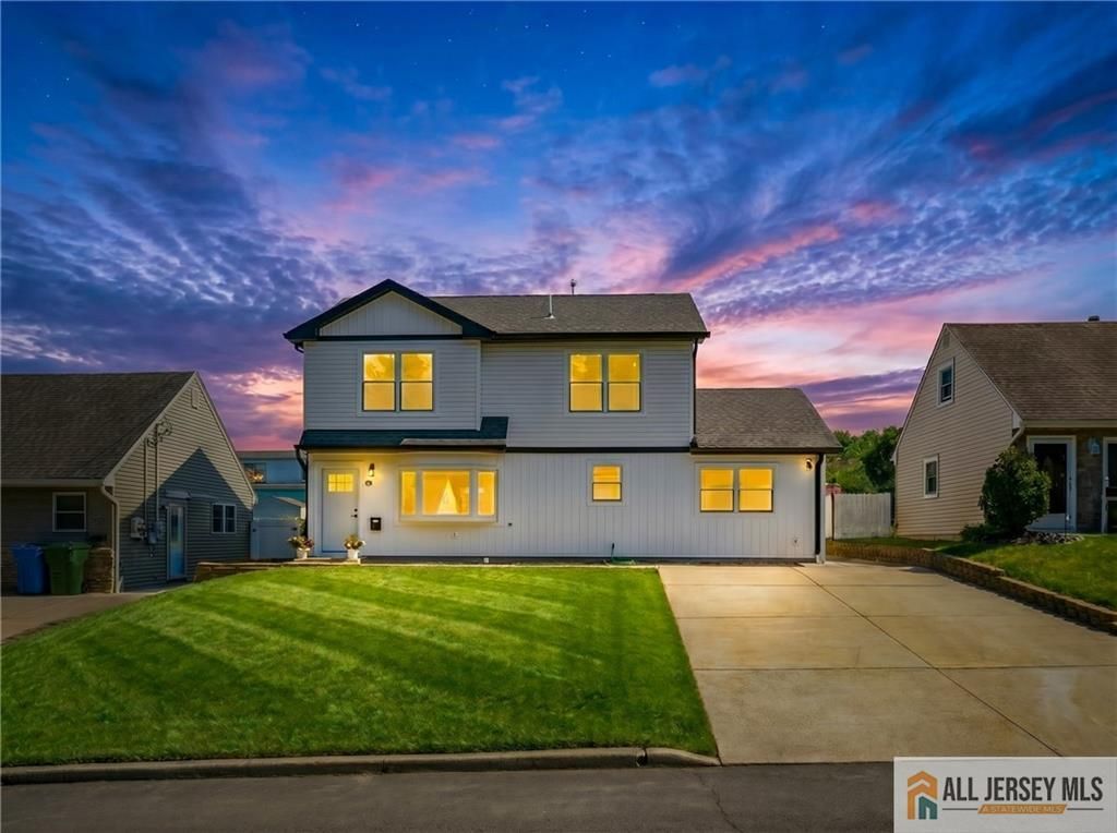48 Kendall Drive, Sayreville, NJ 08859