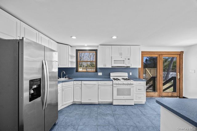 819 Canal Road, Mount Sinai, NY 11766