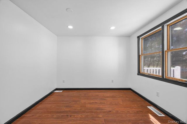 819 Canal Road, Mount Sinai, NY 11766