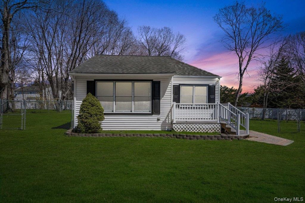 819 Canal Road, Mount Sinai, NY 11766