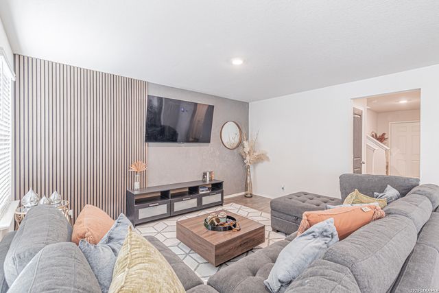 15210 Smoky Honeyeater, San Antonio, TX 78253