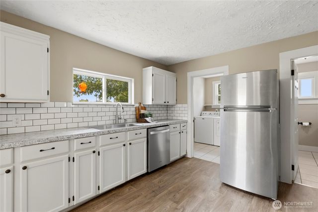 337 loves Avenue, Woodland, WA 98674