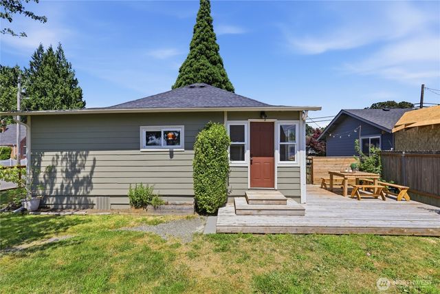 337 loves Avenue, Woodland, WA 98674