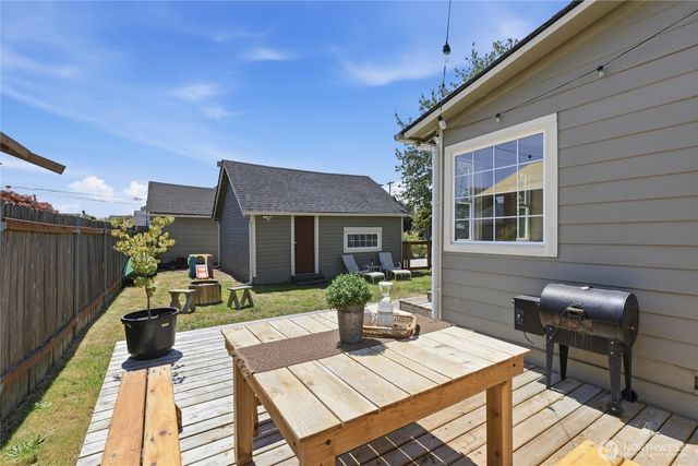 337 loves Avenue, Woodland, WA 98674
