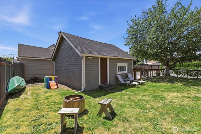 337 loves Avenue, Woodland, WA 98674