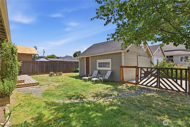 337 loves Avenue, Woodland, WA 98674