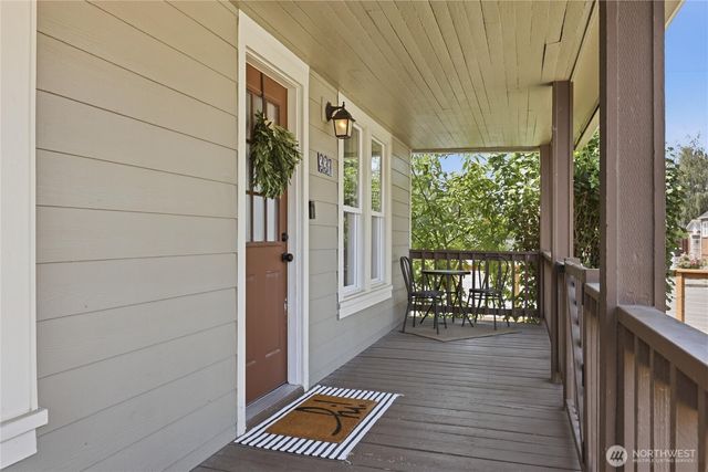 337 loves Avenue, Woodland, WA 98674