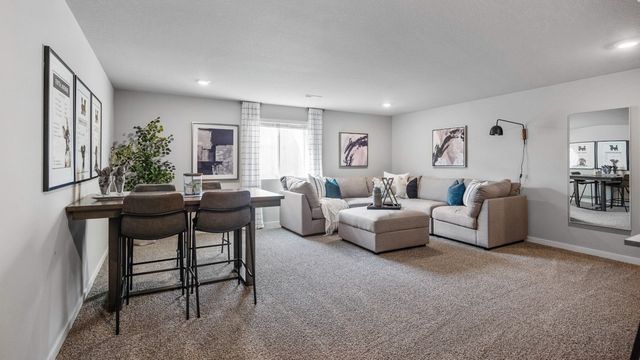 2878 Grassland Court, Hiawatha, IA 52233