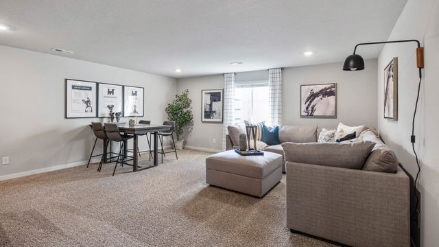 2878 Grassland Court, Hiawatha, IA 52233
