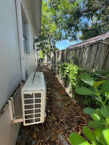 685 SW 7th Terrace, Dania Beach, FL 33004
