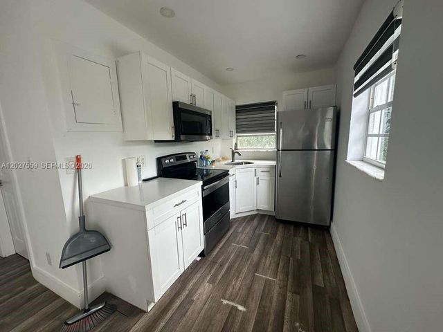 685 SW 7th Terrace, Dania Beach, FL 33004