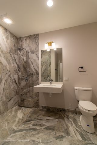 6747 S Langley Avenue, Chicago, IL 60637