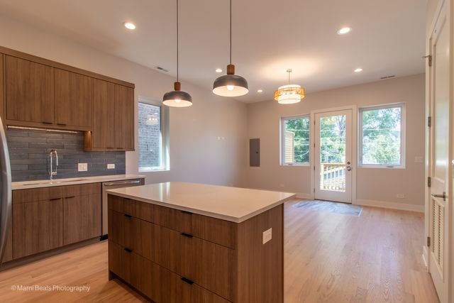 6747 S Langley Avenue, Chicago, IL 60637