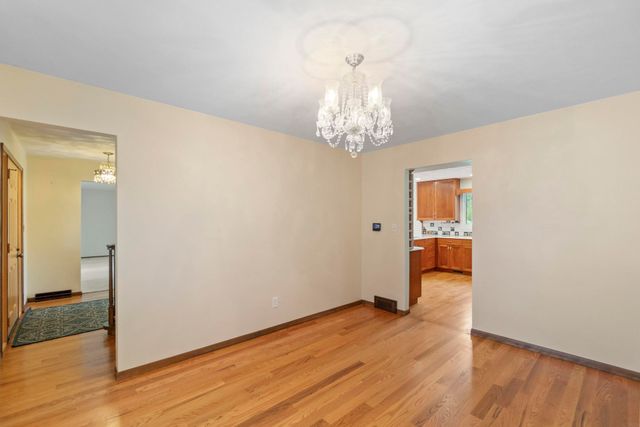 910 Juanita Avenue, Cedar Falls, IA 50613