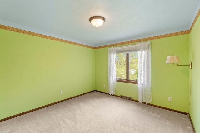 910 Juanita Avenue, Cedar Falls, IA 50613