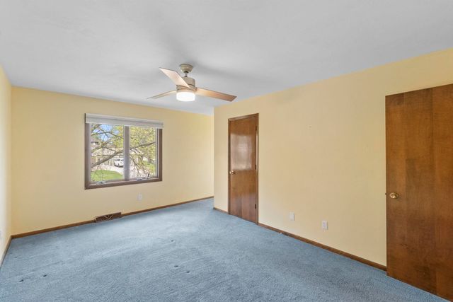 910 Juanita Avenue, Cedar Falls, IA 50613