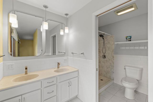 910 Juanita Avenue, Cedar Falls, IA 50613