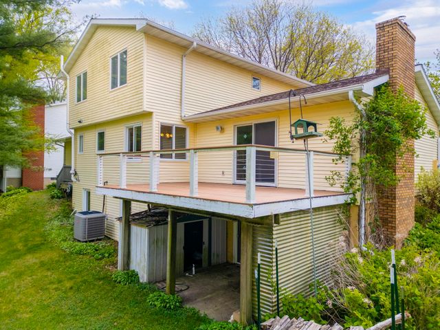 910 Juanita Avenue, Cedar Falls, IA 50613