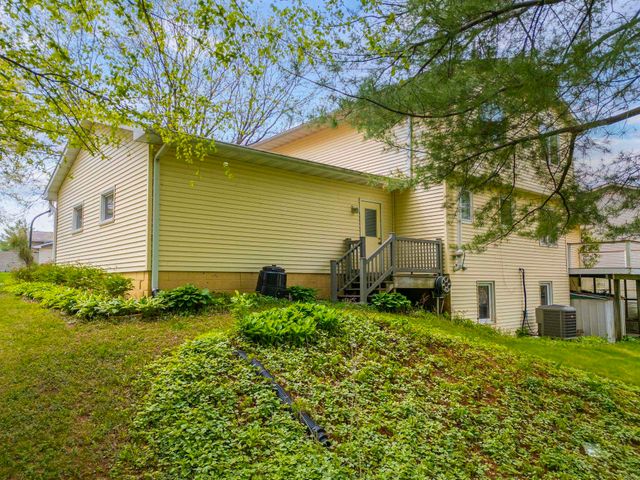 910 Juanita Avenue, Cedar Falls, IA 50613