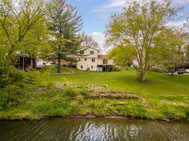 910 Juanita Avenue, Cedar Falls, IA 50613