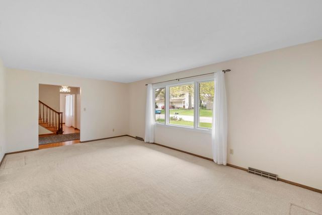 910 Juanita Avenue, Cedar Falls, IA 50613