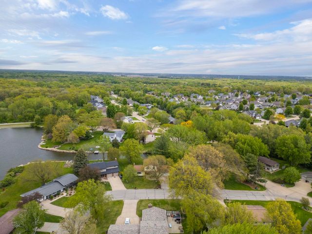 910 Juanita Avenue, Cedar Falls, IA 50613