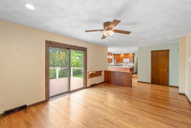 910 Juanita Avenue, Cedar Falls, IA 50613