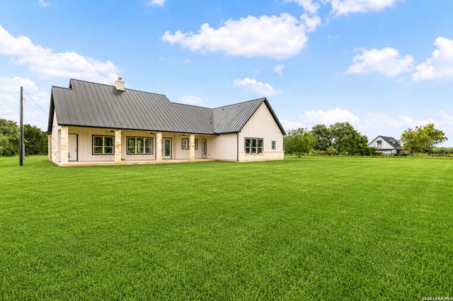 1438 Bottle Springs Rd, Bandera, TX 78003